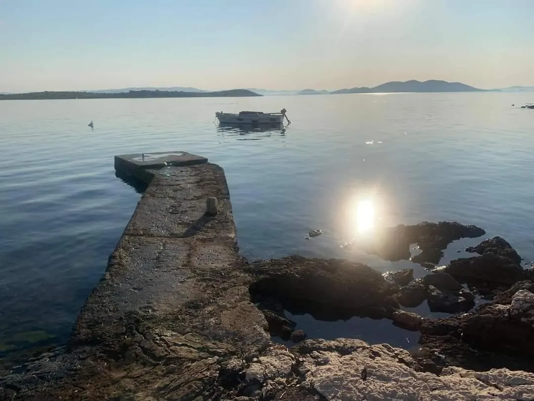 Holiday home Robinson House With Sea View, Terrace Villa Tkon Croatia